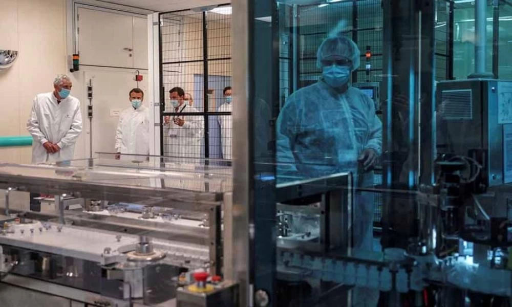 Εμβόλιο Sanofi: Θα κυκλοφορήσει τον Ιούνιο και θα συντηρείται σε απλό ψυγείο